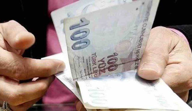 Tüm emeklilerin gelirini doğrudan yükseltecek seyyanen zam müjdesi! Herkesin maaşına aynı oranda ilave katkı geliyor.