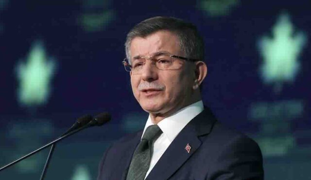 Partiyi Fesheden Davutoğlu'ndan Siyasete Veda Gibi Vasiyet!